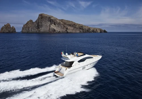 italy-sicily-panaresa-island-luxury-yacht-aerial-view-abacus-52-abacus-boatyard copia