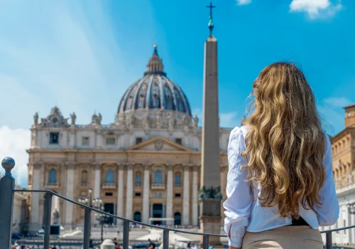 view-woman-from-vatican-city copia